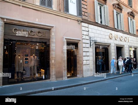 negozio gucci roma flagship.